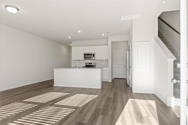 Building Photo - 12811 Village Spun Plz