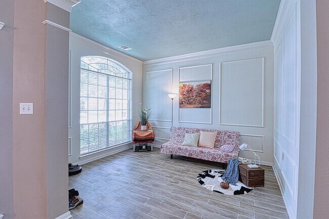Foto del edificio - 2123 Meadow Park Cir
