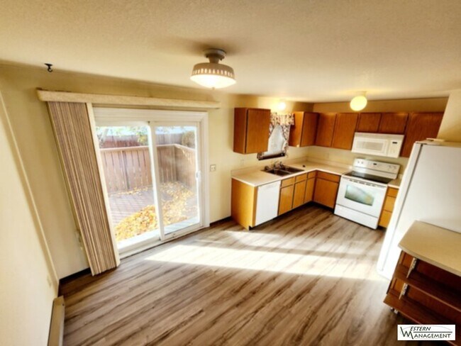 Foto del edificio - Single Family AND Pet Friendly!!