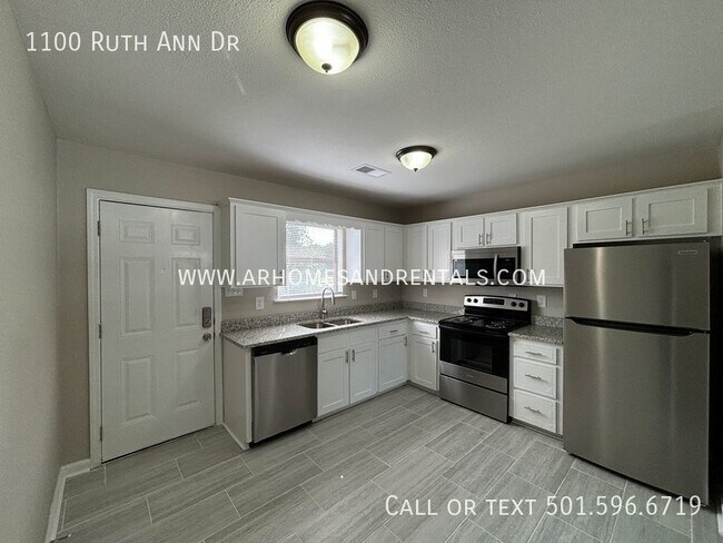 Foto del edificio - 1100 Ruth Ann Dr