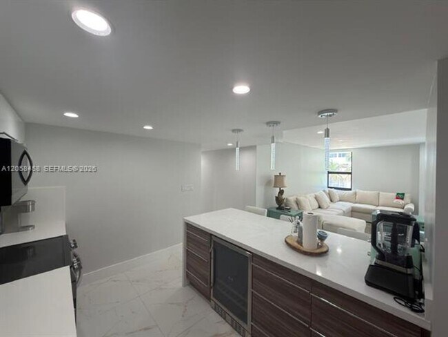 Building Photo - 1800 Collins Ave