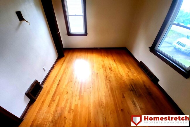 Building Photo - Cute & Cozy Two Bedroom Home Coming Availa...