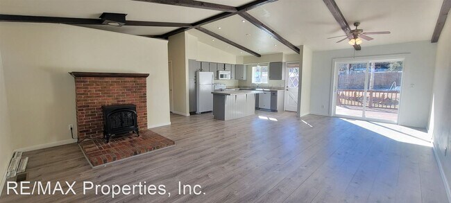 Foto del edificio - 3 br, 2.5 bath House - 720 Northwoods Dr W