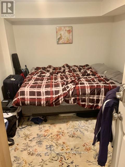 Photo du bâtiment - 487 Indian Grove