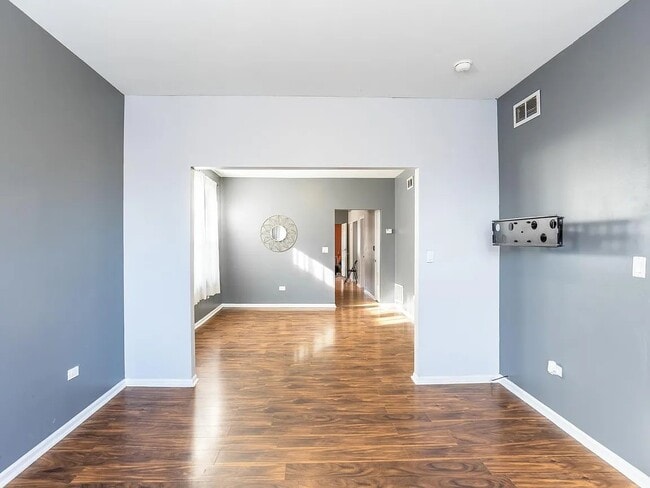 Photo - 6630 S Washtenaw Ave. (Chicago, IL) Apartment