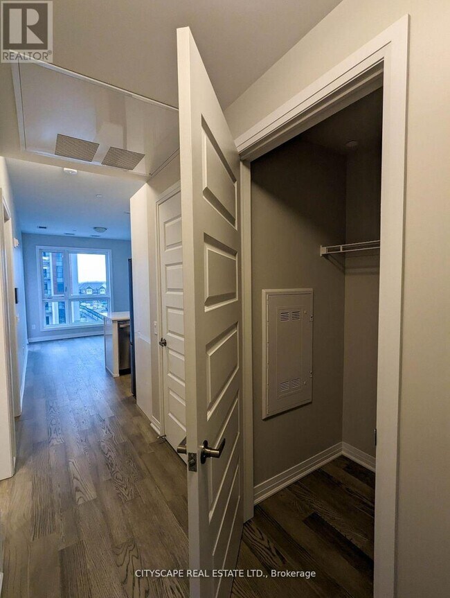 Photo du bâtiment - 460-460 Gordon Krantz Ave