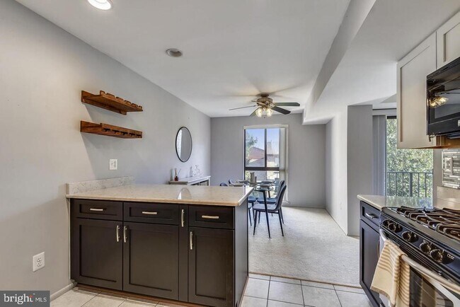 Foto del edificio - 2044 Royal Fern Ct
