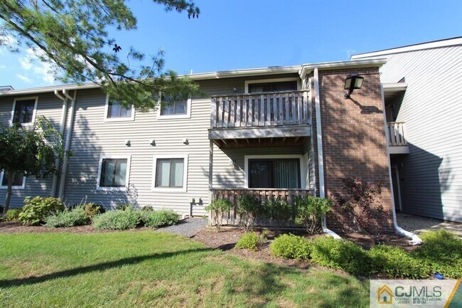 Building Photo - 208 Ravens Crest Dr