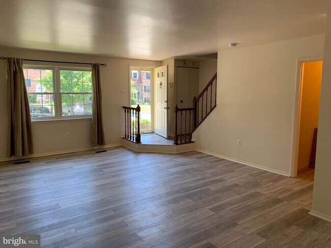 Building Photo - 731 Wilton Farm Dr