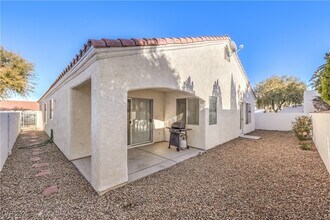 Building Photo - 1851 Vista Pointe Ave