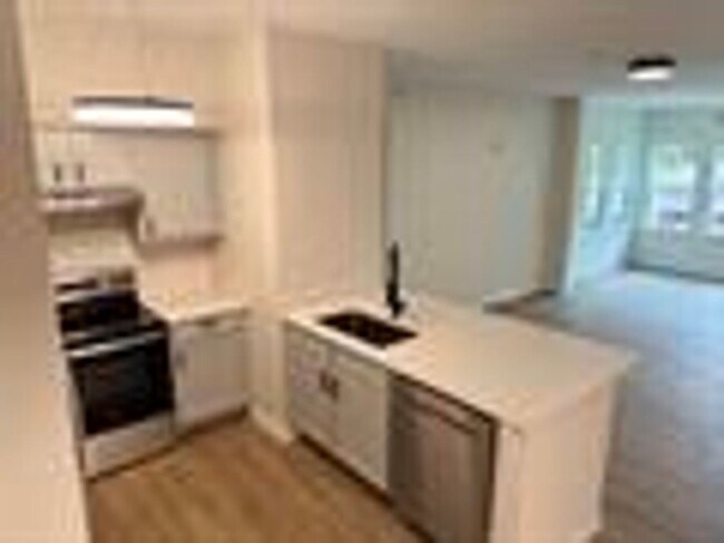 Building Photo - 2801 Chancellorsville Dr