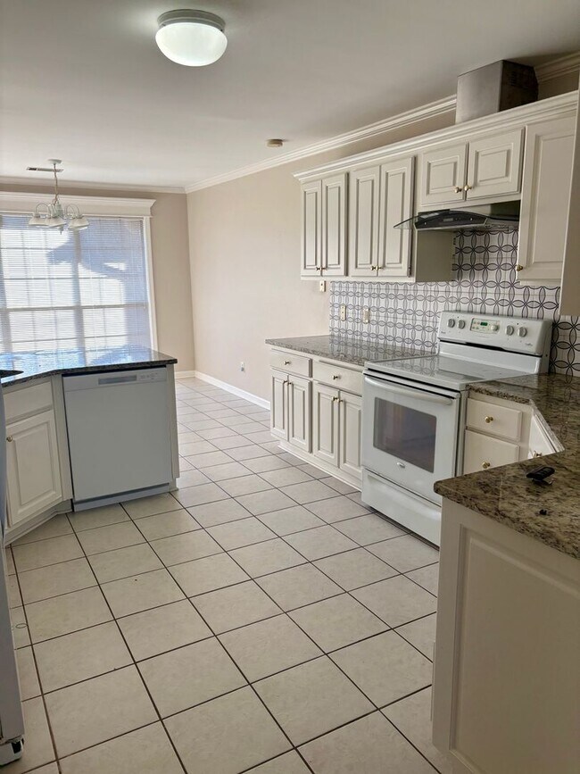 Foto del edificio - 12711 Misty Creek Dr