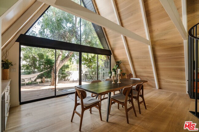 Foto del edificio - 4173 Sunswept Dr