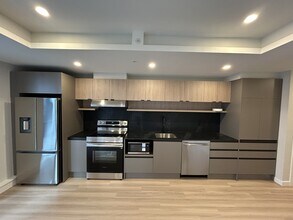 Building Photo - 5616-5616 South St