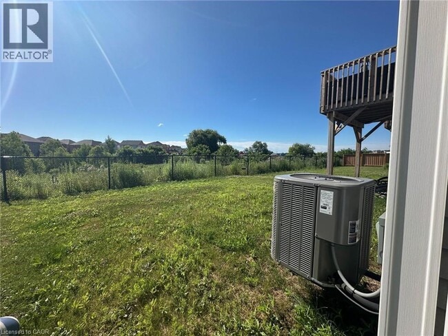 Photo du bâtiment - 17 Cahill Dr