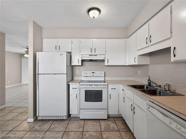 Building Photo - 6213 Candler Terrace