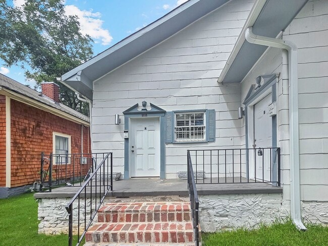 Building Photo - 1111 Lawton Pl SW