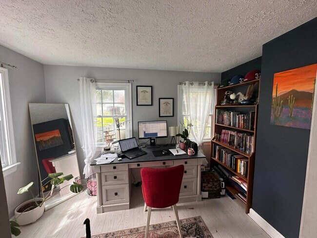 Foto del edificio - 8501 Chapin St
