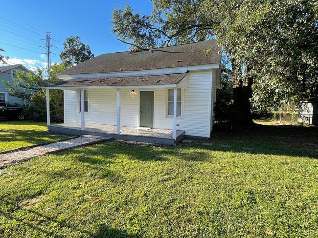 Building Photo - Price Improvement! Cute Home in Greer, Dow...