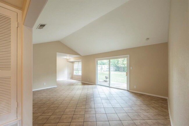 Building Photo - 6400 Craigwood Cir