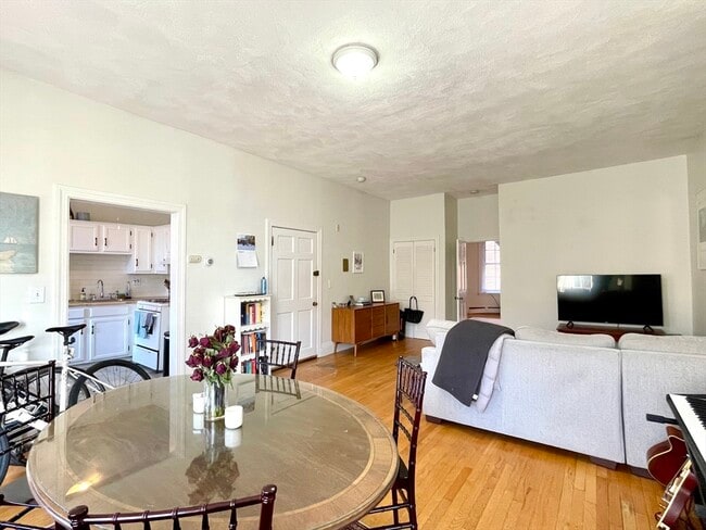 Building Photo - 550 Tremont St