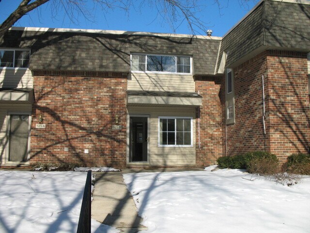 Foto del edificio - 525 Long Shore Dr