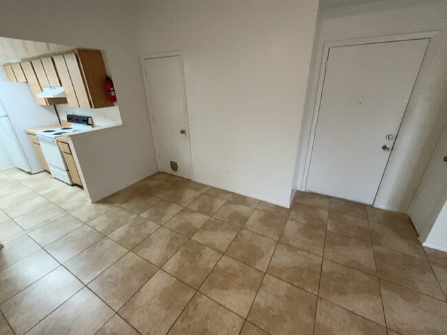 Building Photo - 2468 Atrium Cir