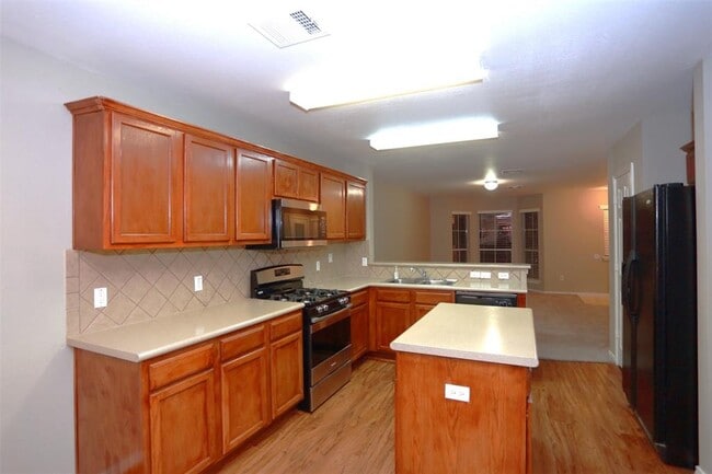 Building Photo - 116 Yucca House Dr