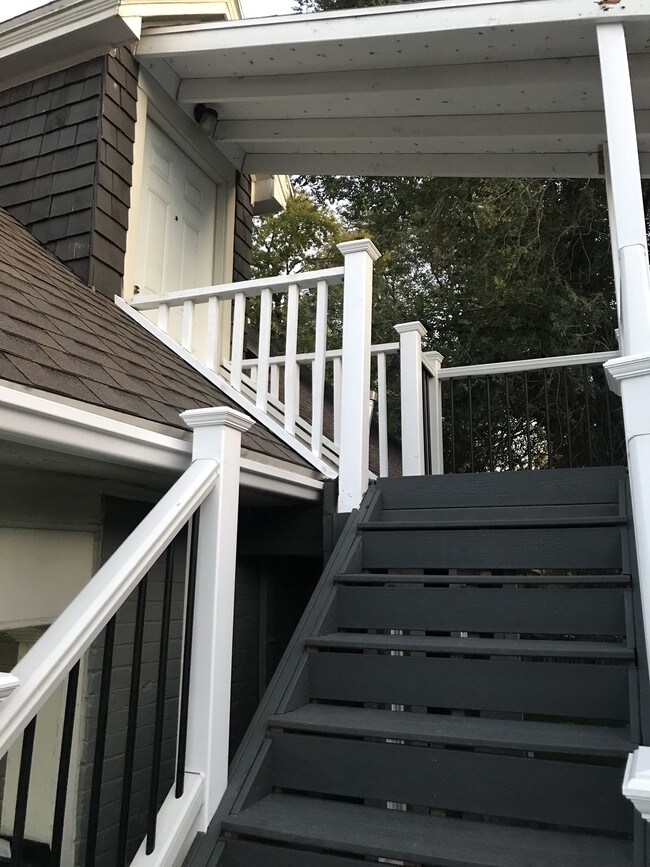 Building Photo - 354 E 800 S