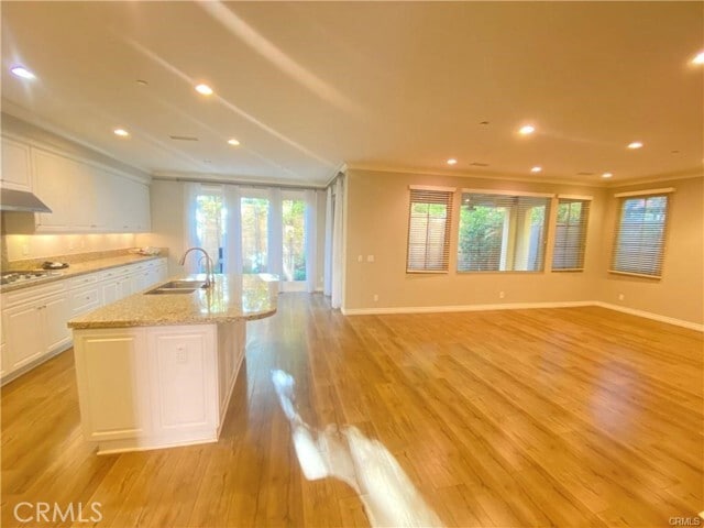 Building Photo - 32 Lupari