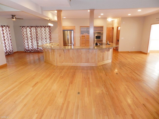 Building Photo - 3 br, 3.5 bath House - 14711 Haggerty Rd