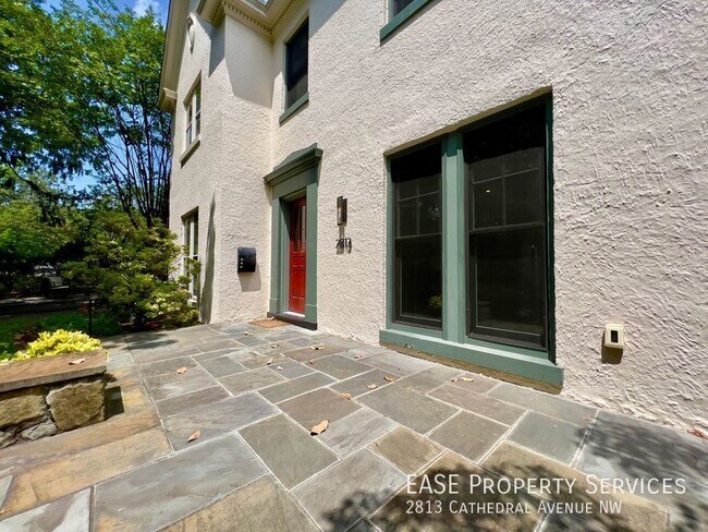 Foto del edificio - 2813 Cathedral Ave NW