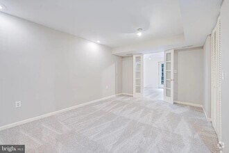 Building Photo - 7 Apple Blossom Ct