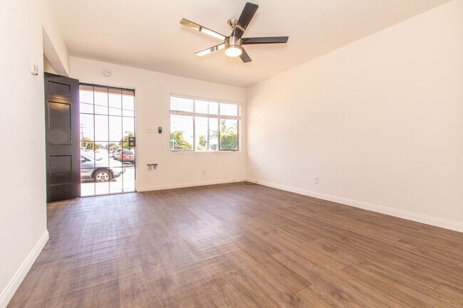 Foto del edificio - Charming 1 Bedroom / 1 Bath Apartment in Kensington w/ Garage