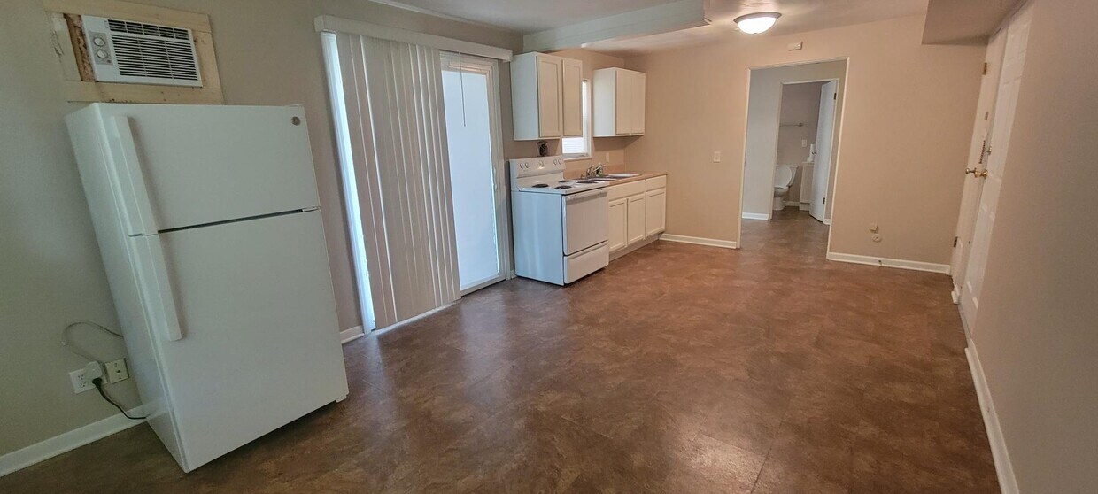 1339 W Wood St Unit 3, Decatur, IL 62522 Room for Rent in Decatur, IL