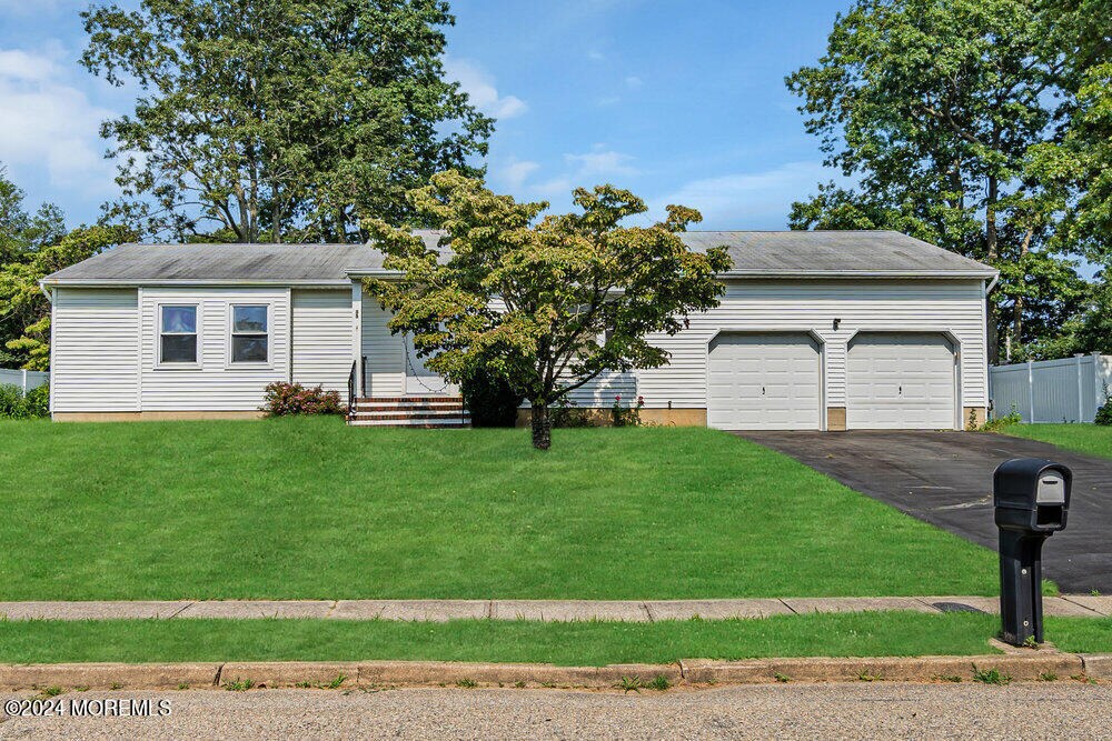 Primary Photo - 55 Pelican Dr
