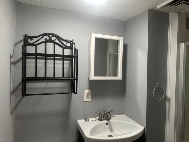 Building Photo - 16 Housatonic Terrace
