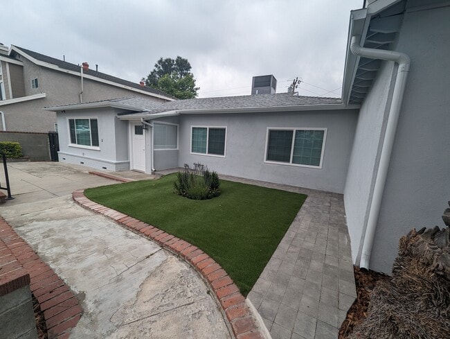 Building Photo - 3142 Los Olivos Ln
