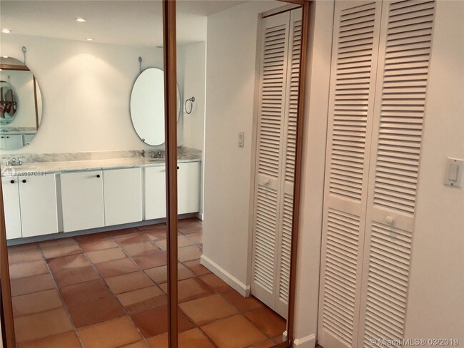 Foto del edificio - 199 Ocean Ln Dr