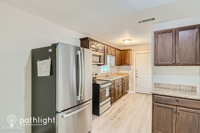 Building Photo - 3 br, 2 bath House - 3008 Van Horn Avenue ...