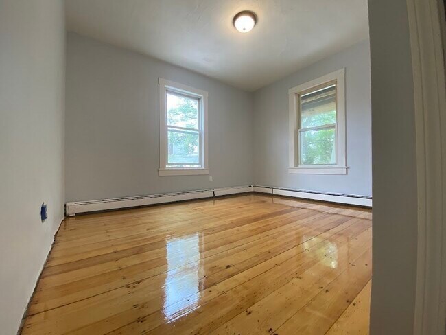 Building Photo - 213 Boylston St
