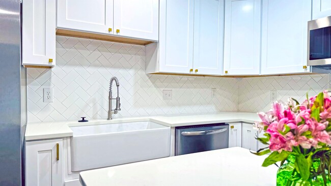 Building Photo - 108 Blacks Dr