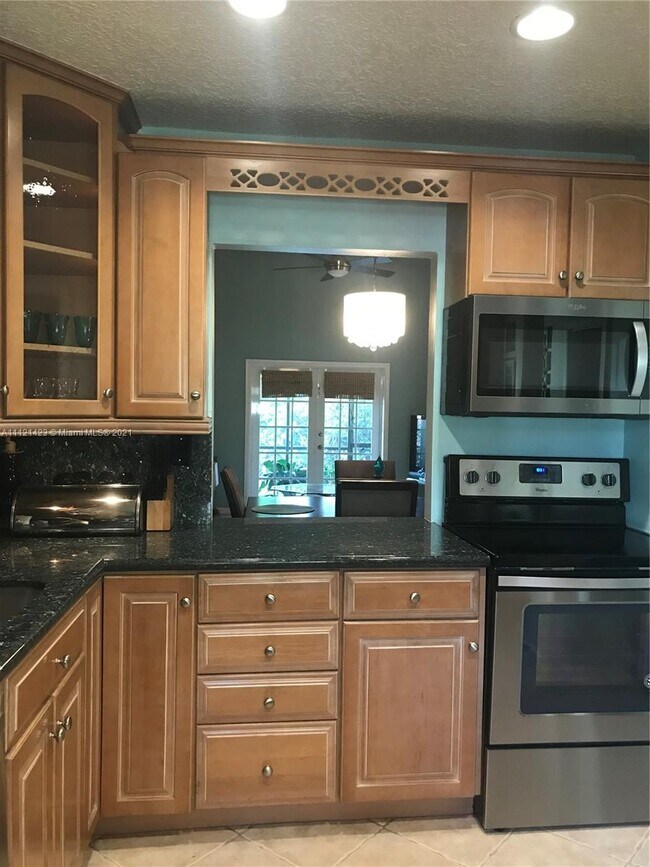 Building Photo - 2401 SW 58th Manor