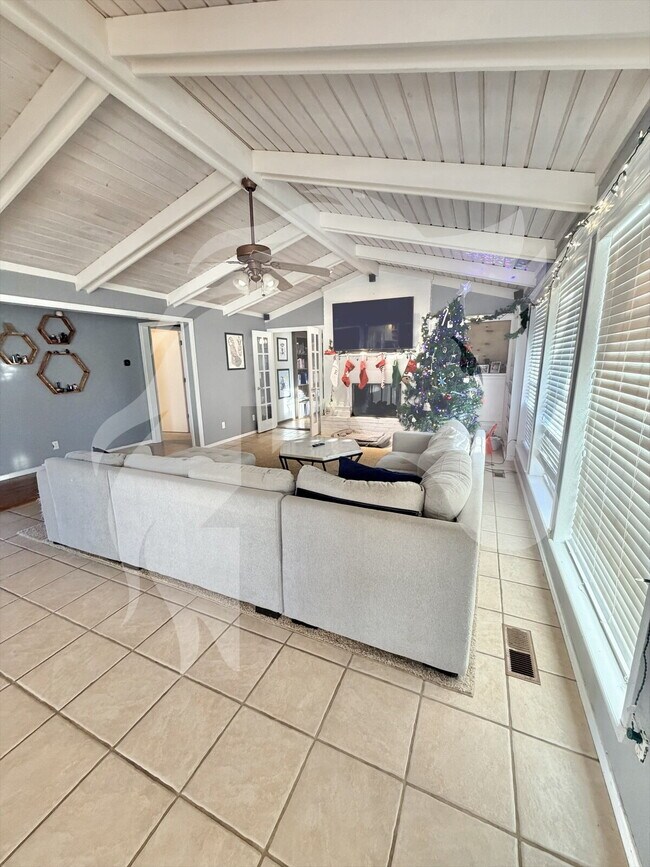 Foto del edificio - "Spacious 4-Bedroom Haven on Old Mallard Rd – Your Perfect Family Retreat in Enid!"