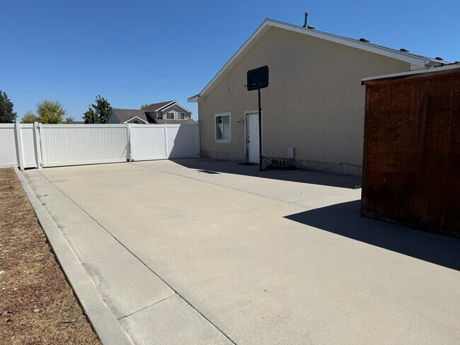 Building Photo - 4785 W Dorilee Dr