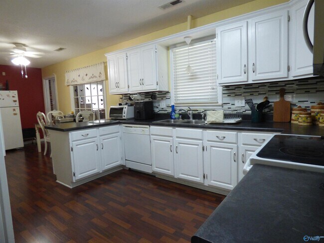 Foto del edificio - 2215 Brighton St SW