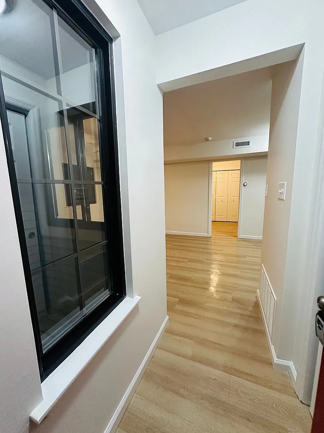 Foto del edificio - 522 Johnstone St