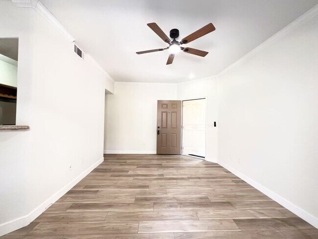 Building Photo - Updated 2-Bed Condo for Rent Near the Stri...