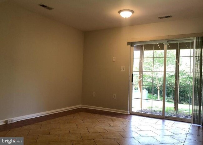 Building Photo - 12240 Maidstone Ct