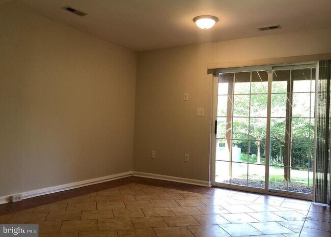 Foto del edificio - 12240 Maidstone Ct